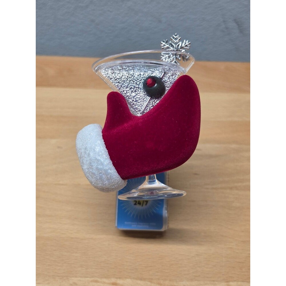 Bath & Body Works Wallflowers Plug-In Winter Wonderland Martini Mitten Fragrance